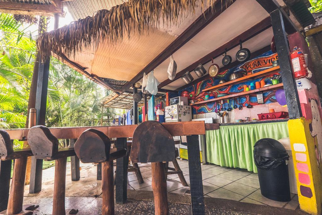 Pura Vida Hostel Tamarindo Exterior photo