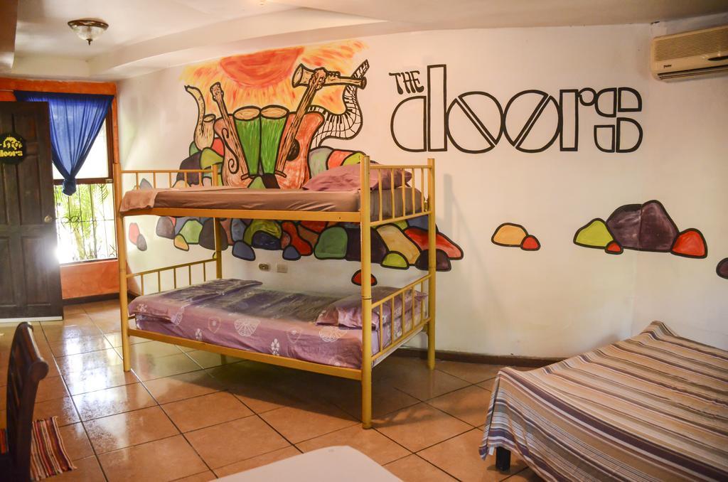 Pura Vida Hostel Tamarindo Exterior photo